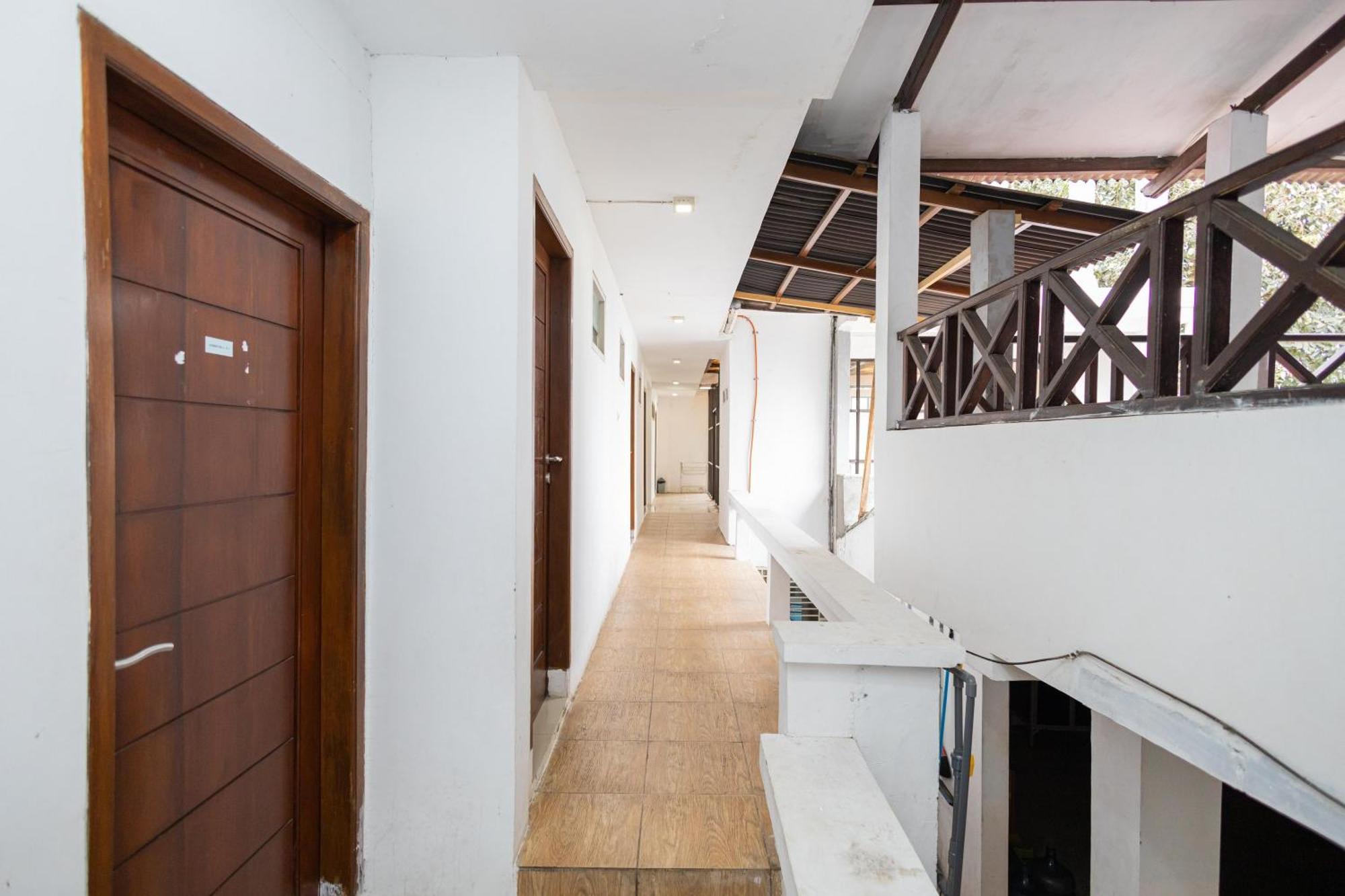 Reddoorz Syariah At Wisma Djokorio Poncokusumo Маланг Екстер'єр фото
