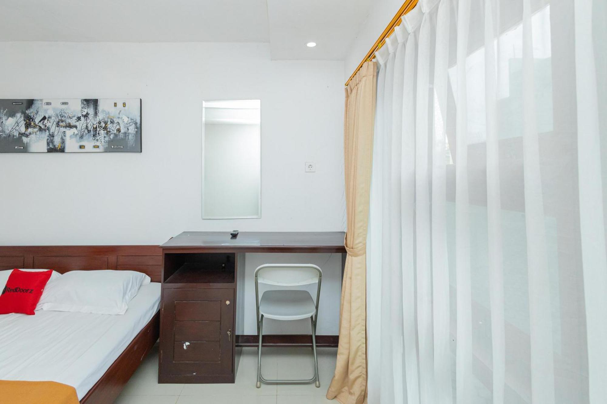 Reddoorz Syariah At Wisma Djokorio Poncokusumo Маланг Екстер'єр фото